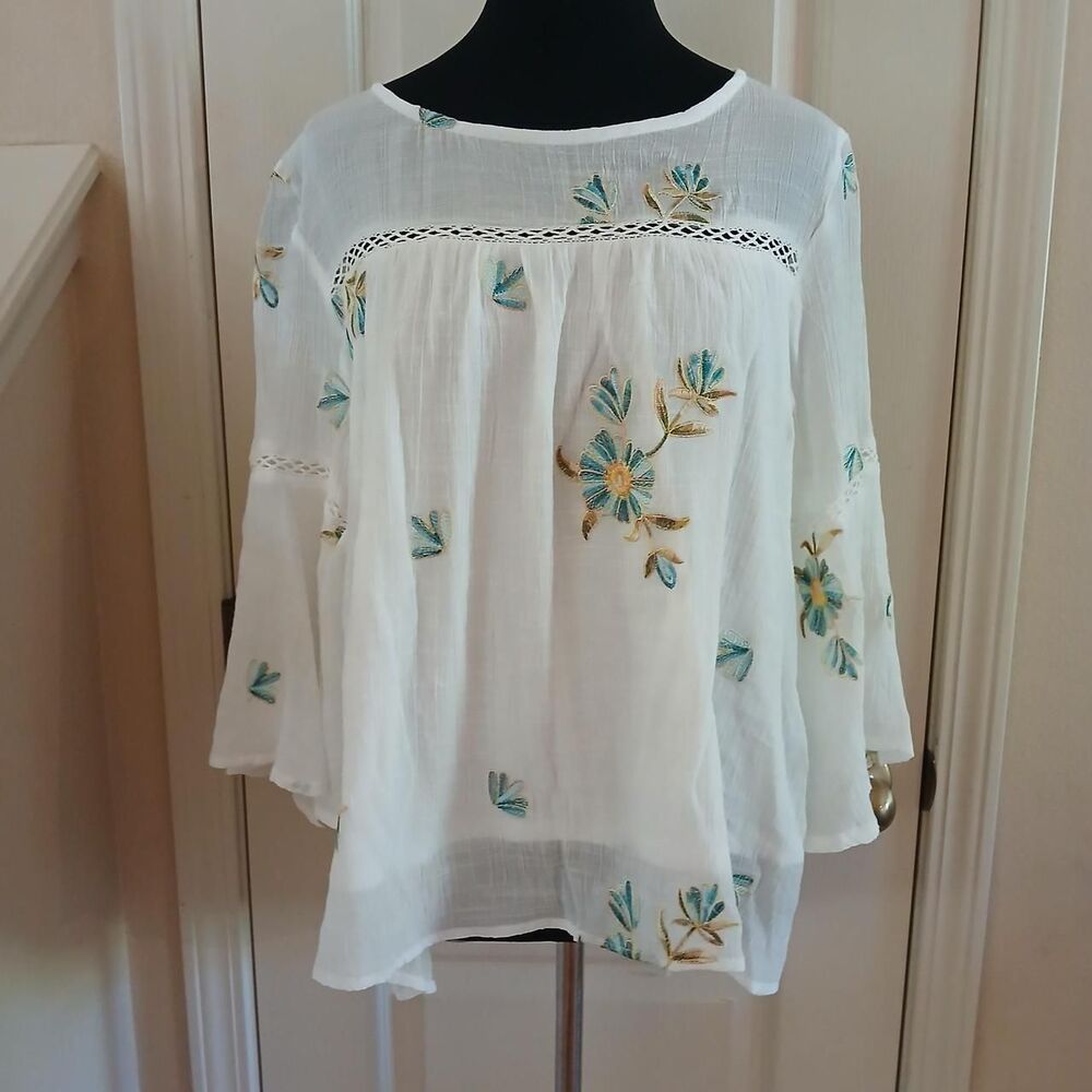 Figueroa & Flower Boho Floral Embroidered Scoop Neck Blouse 3/4 bell sleeves L